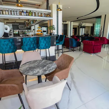 Vivas Hotel 4*