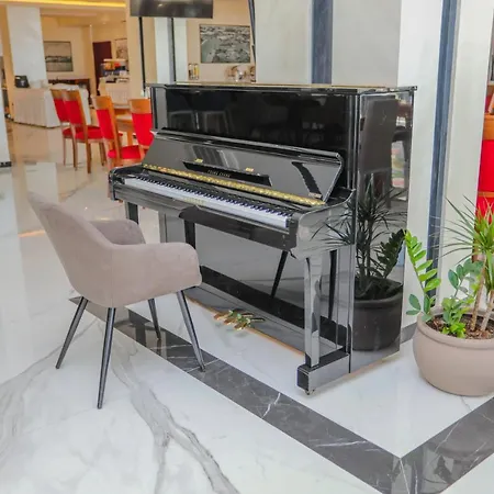 Vivas Hotel 4*