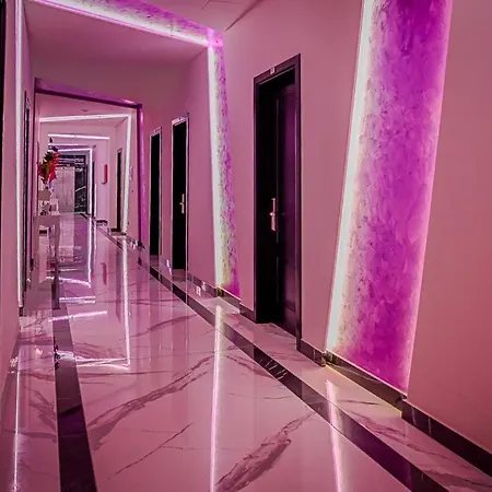 Отель Vivas Дуррес