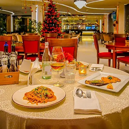 Vivas Hotel 4*